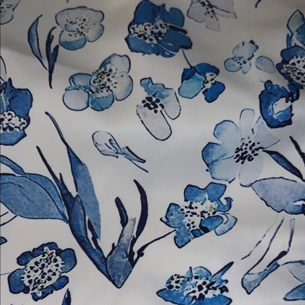 Elegant Blue Floral Women's Blouse - Picture 2 of 5